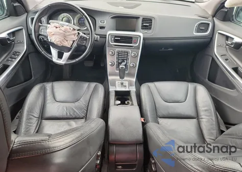 2011 Volvo S60 T6 z USA, uszkodzony, nr VIN YV1902FH6B2011151